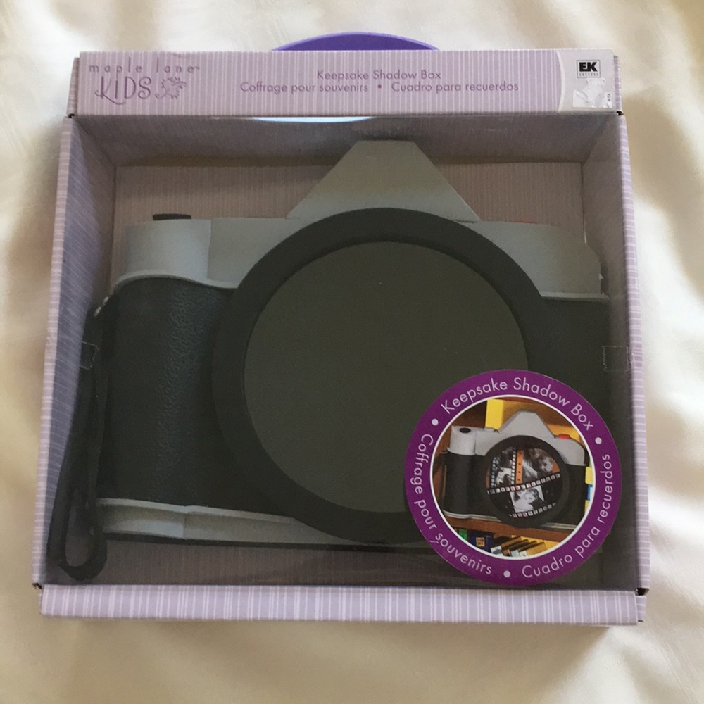 Keepsake Shadow Box - Camera Shape - Picture 4 of 6